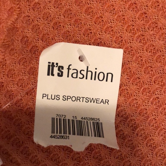Women’s Crop Top, Salmon Color, It’s Fashion, Plus Sports Wear, Size 1X - Picture 5 of 6